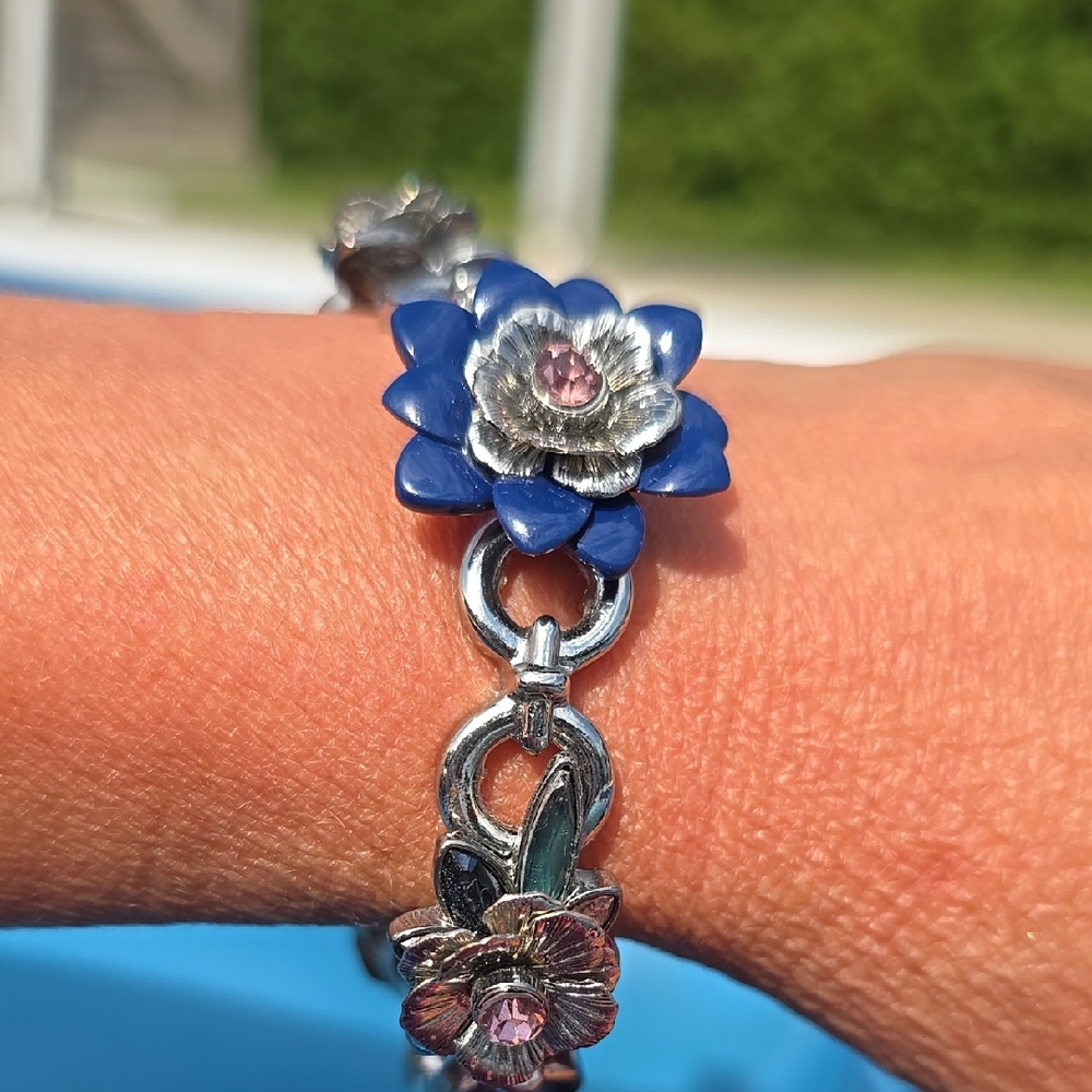 Floral Metal Bracelet